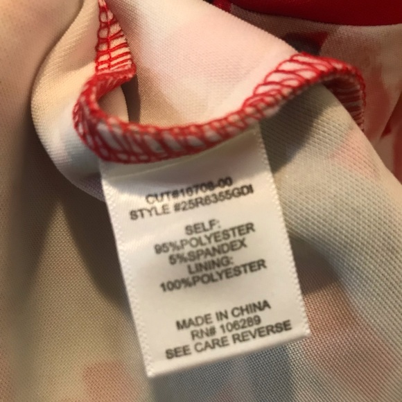 Francesca’s Alisa Red Floral Scalloped Dress NWOT - Picture 6 of 7